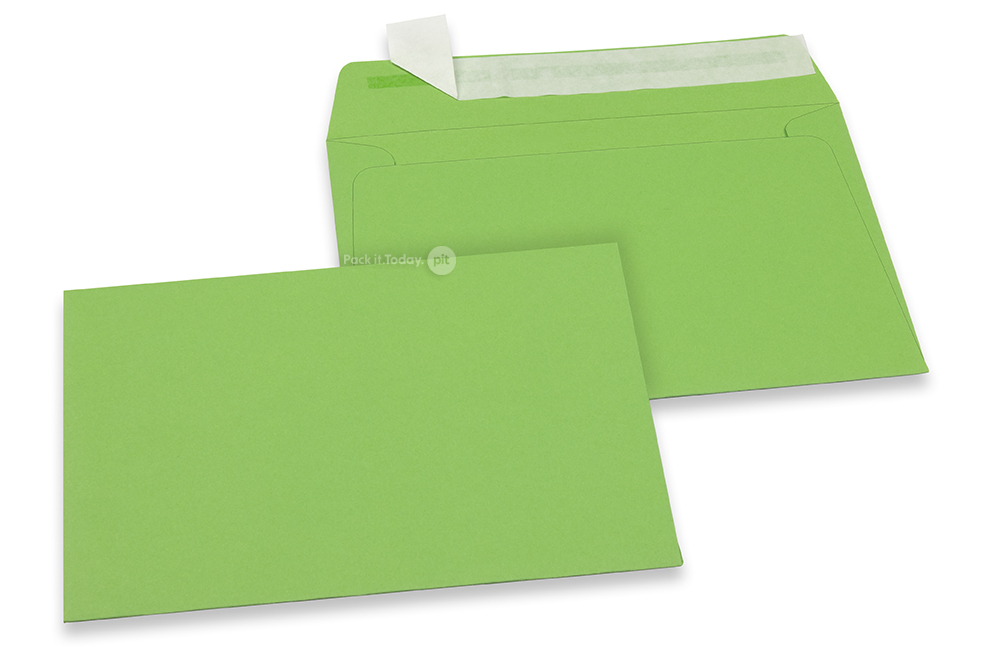 Äppelgröna färgade kuvert av papper - 114 x 162 mm