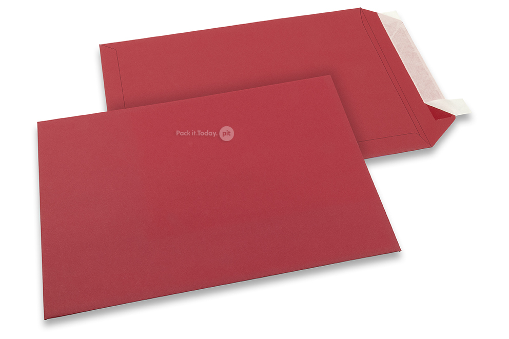Mörkröda färgade kuvert av papper - 229 x 324 mm